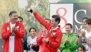 Enrique Peña Nieto tras la carrera Molino del Rey el año pasado