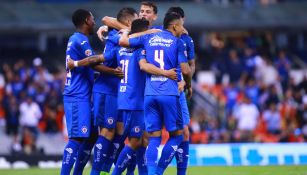 Jugadores de La Máquina festejan el gol contra Monterrey