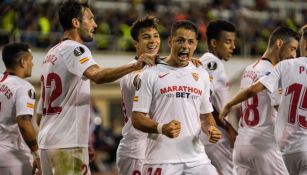 Chicharito celebra golazo contra Qarabag