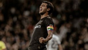 Carlos Vela festeja un gol con LAFC