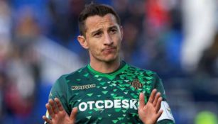 Andrés Guardado durante un juego con el Betis 