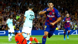 Luis Suárez celebra uno de los goles del partido ante el Inter