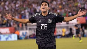 Antuna celebra gol con la Selección Mexicana 