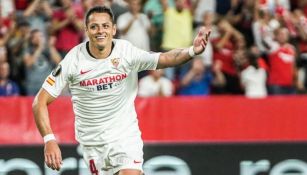 Chicharito Hernández festeja su gol vs el APOEL
