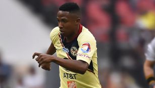 Ibargüen, en un partido de América