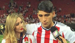 Alan Pulido e Ileana Salas después de ganar la Liga de Campeones de Concacaf