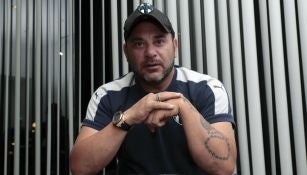 Antonio Mohamed posa para la lente de RÉCORD en su etapa anterior en Monterrey