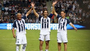 Suazo, De Nigris y Franco, referentes de Rayados, en un amable saludo