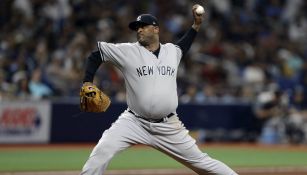 CC Sabathia a punto de lanzar la bola