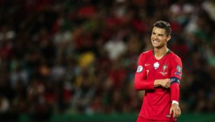 Ronaldo lamentando una falla con Portugal