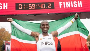 Eliud Kipchoge celebra su récord mundial de maratón 