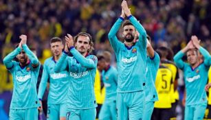 Jugadores del Barcelona agradecen tras un partido