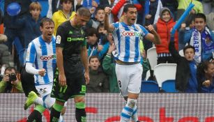 Jugadores de la Real Sociedad celebran autogol del Betis