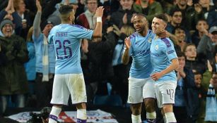 El festejo de uno de los goles de  Raheem Sterling