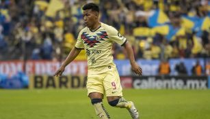 Roger Martínez durante un partido del América