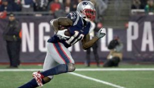 Josh Gordon durante un juego con los Patriotas