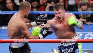 Canelo y Kovalev en su pelea en Las Vegas