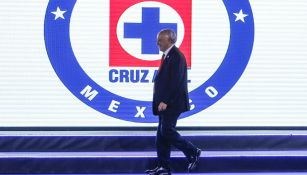 Guillermo Álvarez durante la presentación del uniforme de Cruz Azul