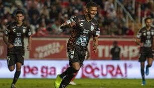 Franco Jara celebra su gol contra Necaxa