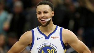 Curry durante un juego con los Warriors 