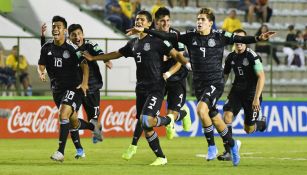 México celebrando pase a la Semifinal del Mundial Sub17