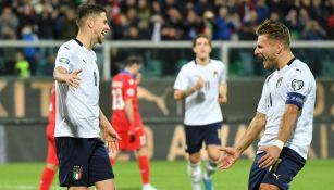 Jorginho e Immobile celebrando un gol con Italia