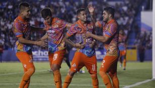 Jugadores de Alebrijes, en celebración