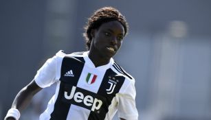 Eniola Aluko en partido con Juventus Femenil