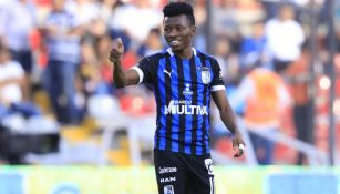 Clifford Aboagye celebra una diana con Gallos