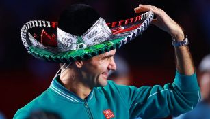 Roger Federer con un sombrero de charro en su visita a la CDMX