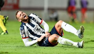 Vincent Janssen, con dolor en un partido de Rayados