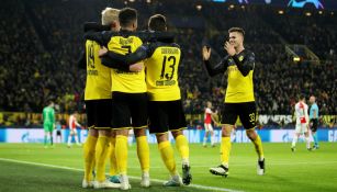 Jugadores del Borussia Dortmund celebrando un gol