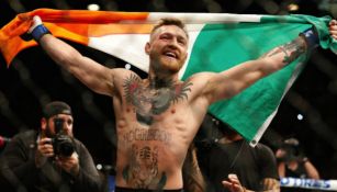 Conor McGregor celebrando una victoria 