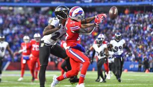 Marcus Peters durante un partido de Baltimore