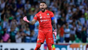 Jonathan Orozco festeja en un juego de Santos Laguna