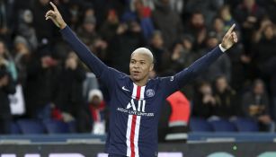 Mbappé celebra una anotación con el PSG en Francia 