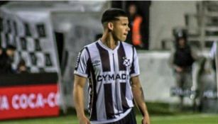 Maximiliano Araujo como jugador de Montevideo 