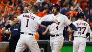 Carlos Correa celebra una carrera de los Astros