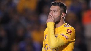 Gignac se lamenta en un partido con Tigres