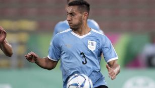 Cáceres, con la camiseta de la Selección Sub 23 de Uruguay