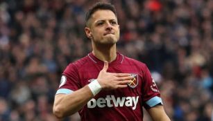 Chicharito celebra un gol con el West Ham