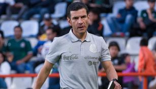 Lozano en un juego del Tri Sub 23