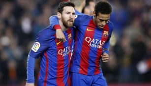 Messi y Neymar celebran un gol con el Barcelona 