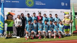 Equipo de futbol, en la Final de la Olimpiada Comunitaria