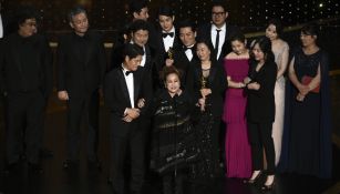 Elenco de Parasite al ganar Oscar a la Mejor Película