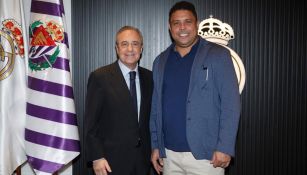 Ronaldo Nazário, junto a Florentino Pérez