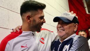 Silvio Romero junto a Diego Maradona