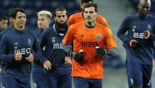 Iker Casillas y otros jugadores en un entrenamiento del Porto
