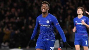 Callum Hudson-Odoi celebra una anotación con Chelsea