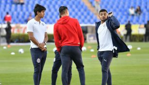 Alexis Vega y JJ Macías previo a un partido con Chivas